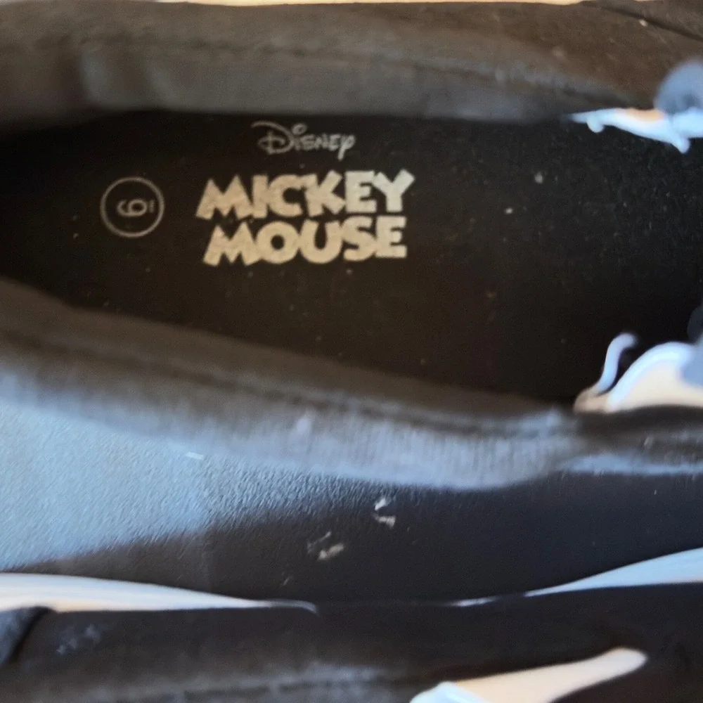517 |Disney Mickey Mouse Slip on Sneakers Black‎ Canvas Women's Size 6